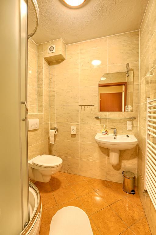 Hotel Tenis Chrząstowice Habitación foto