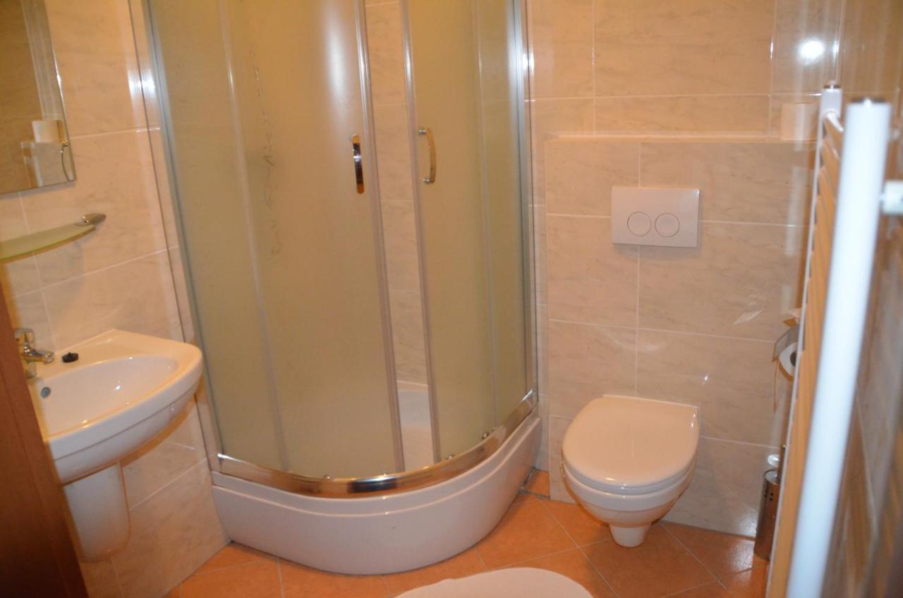Hotel Tenis Chrząstowice Habitación foto
